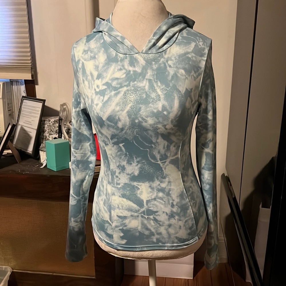🆑FINAL PRICE‼️ Victoria’s Secret size small teal tye dyed form fitted hoodie